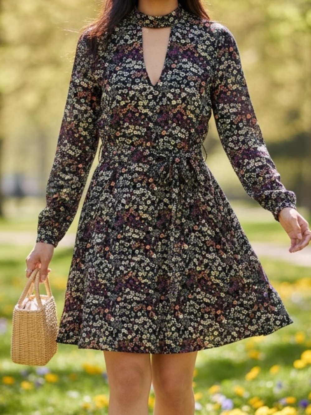 H&M Black Floral Long-Sleeve V-Neck Tie-Waist Dress | Size US 6